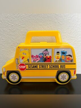 Sesame Street Park Exclusive Fill A Bus PVC Toy Carrying Case 7” Sea World